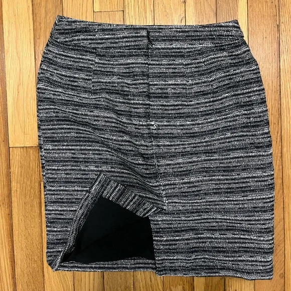 Loft pencil skirt - Picture 3 of 3